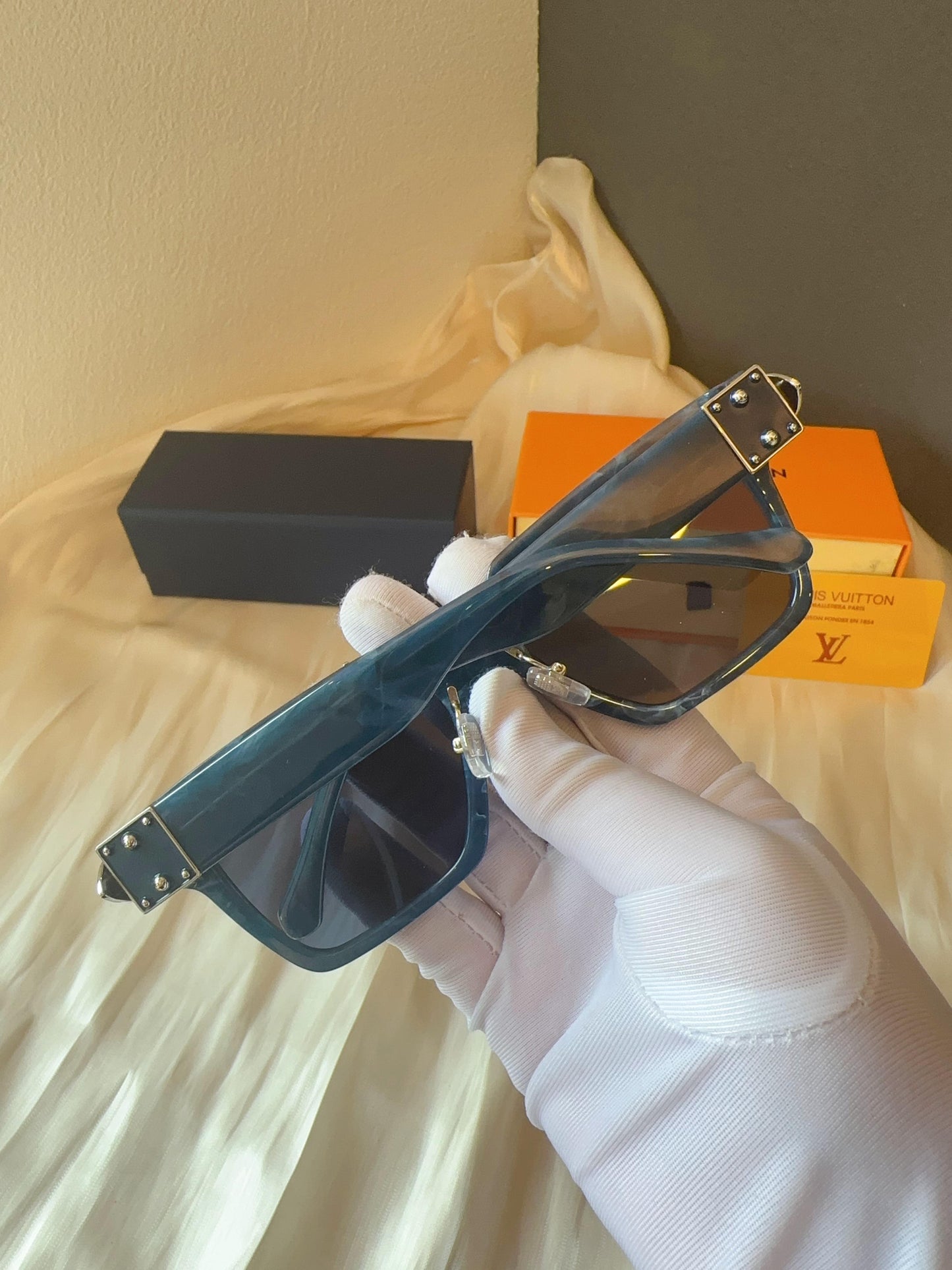Louis Vuitton Z2179E Pont Neuf Blue Marble Sunglasses