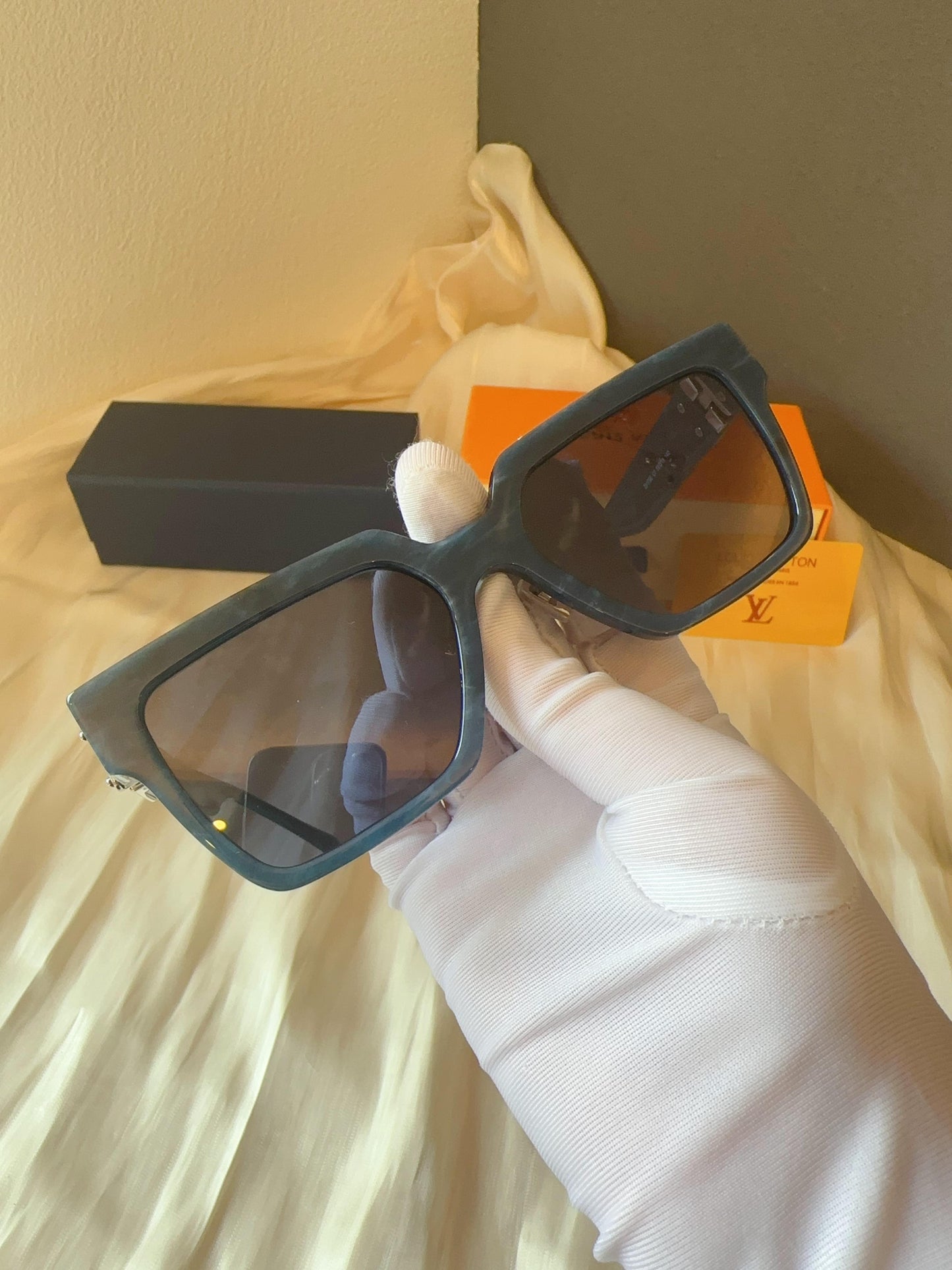Louis Vuitton Z2179E Pont Neuf Blue Marble Sunglasses