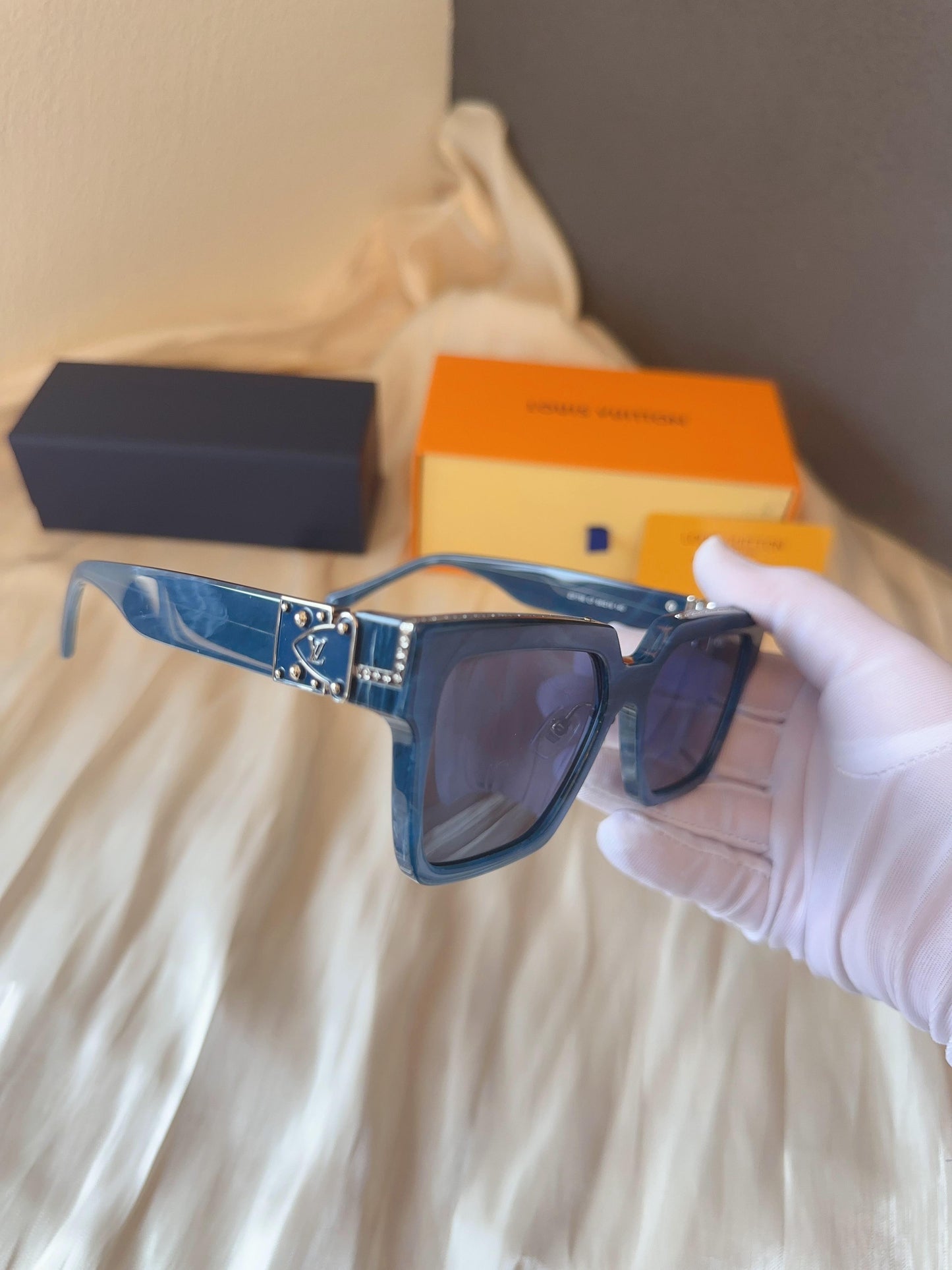 Louis Vuitton Z2179E Pont Neuf Blue Marble Sunglasses