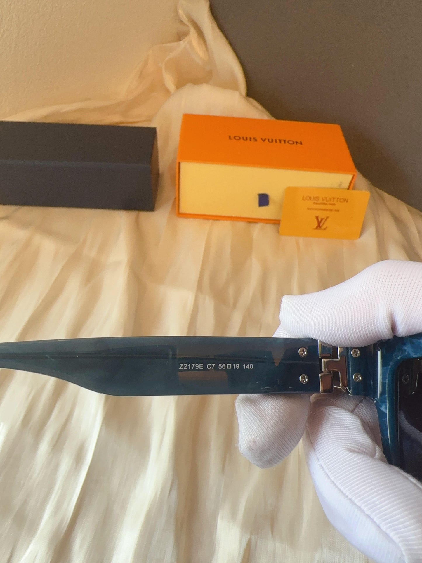 Louis Vuitton Z2179E Pont Neuf Blue Marble Sunglasses