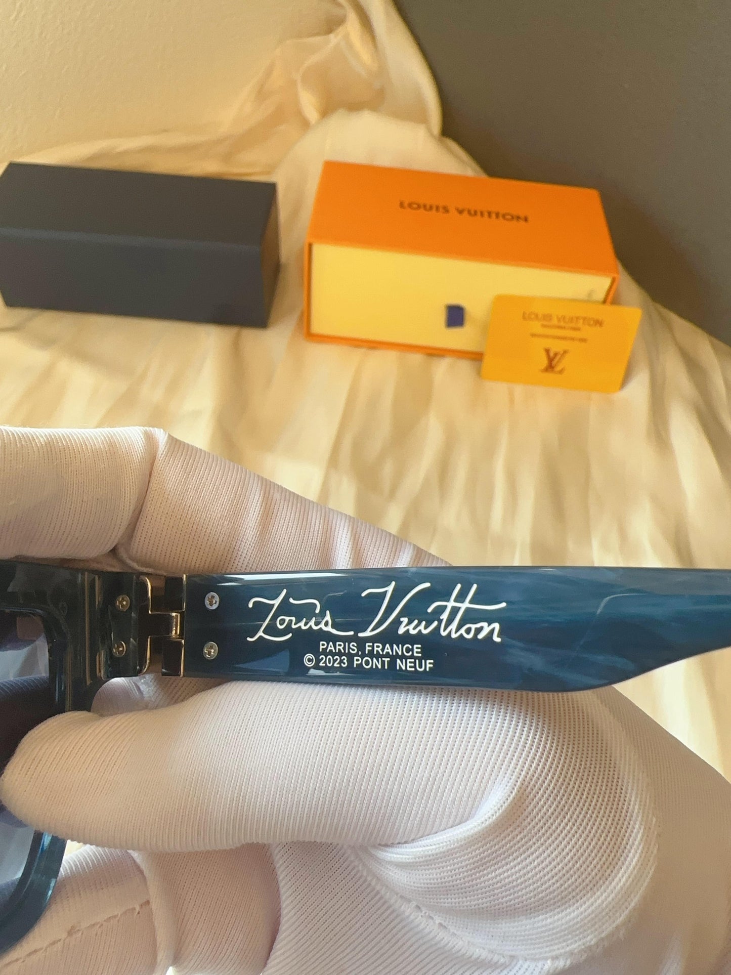 Louis Vuitton Z2179E Pont Neuf Blue Marble Sunglasses