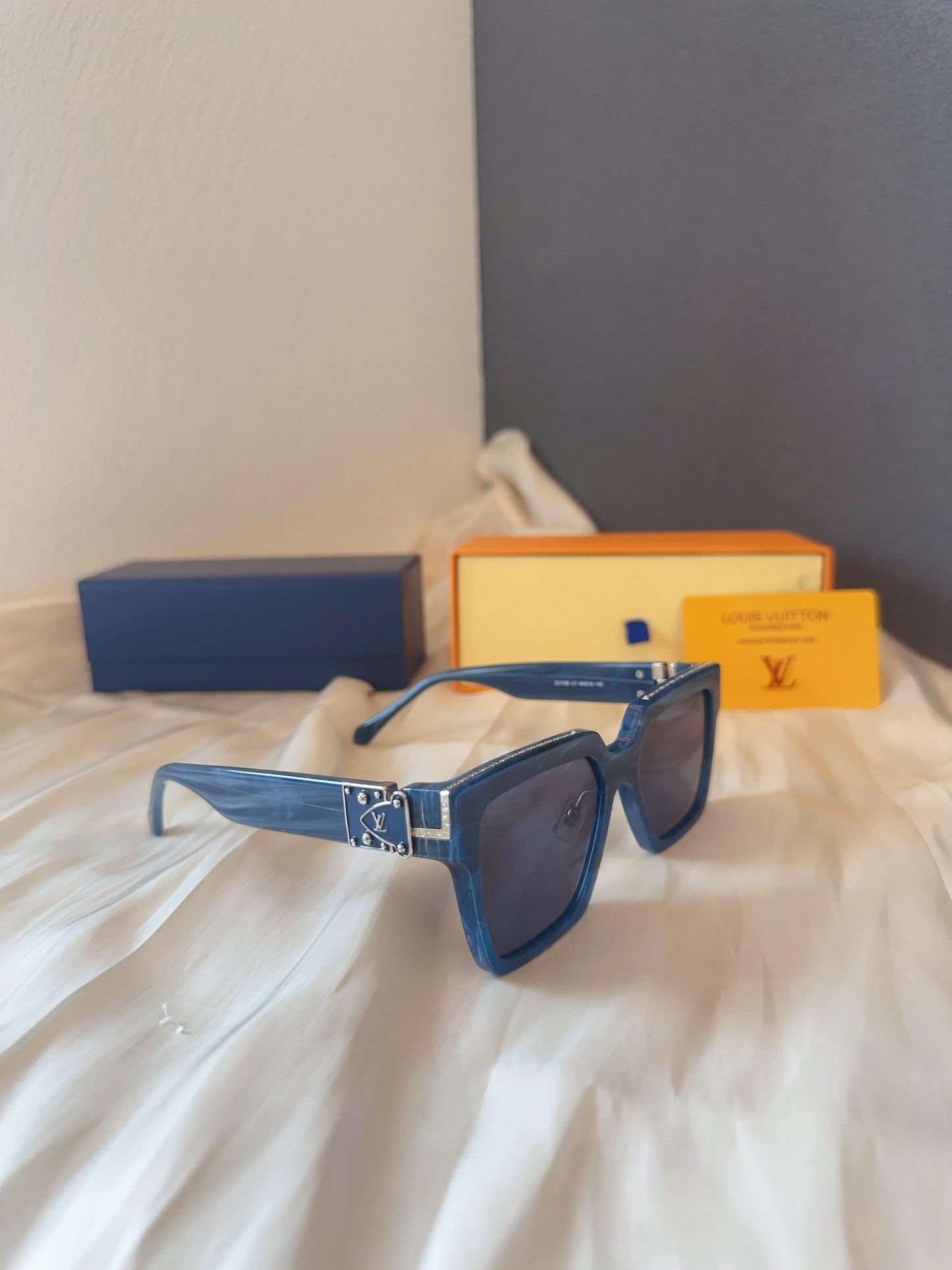 Louis Vuitton Z2179E Pont Neuf Blue Marble Sunglasses
