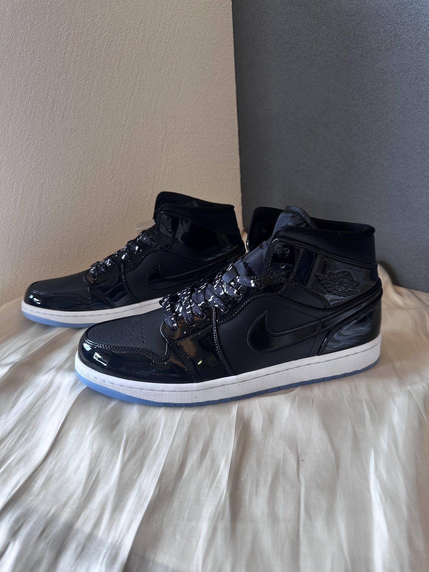 Air Jordan 1 Retro High OG "Black Patent"