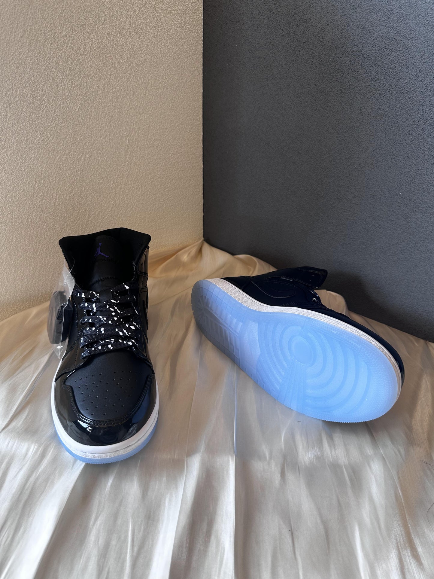 Air Jordan 1 Retro High OG "Black Patent"