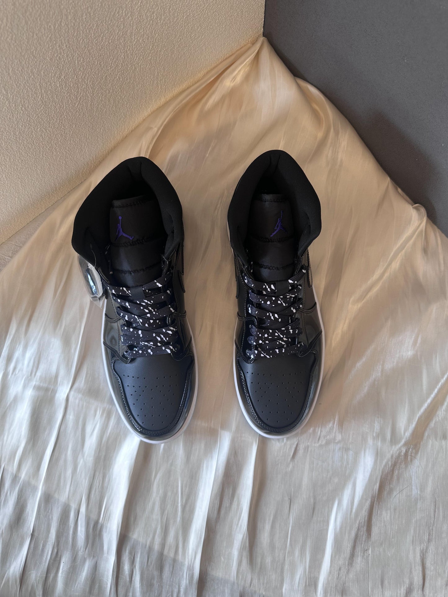 Air Jordan 1 Retro High OG "Black Patent"