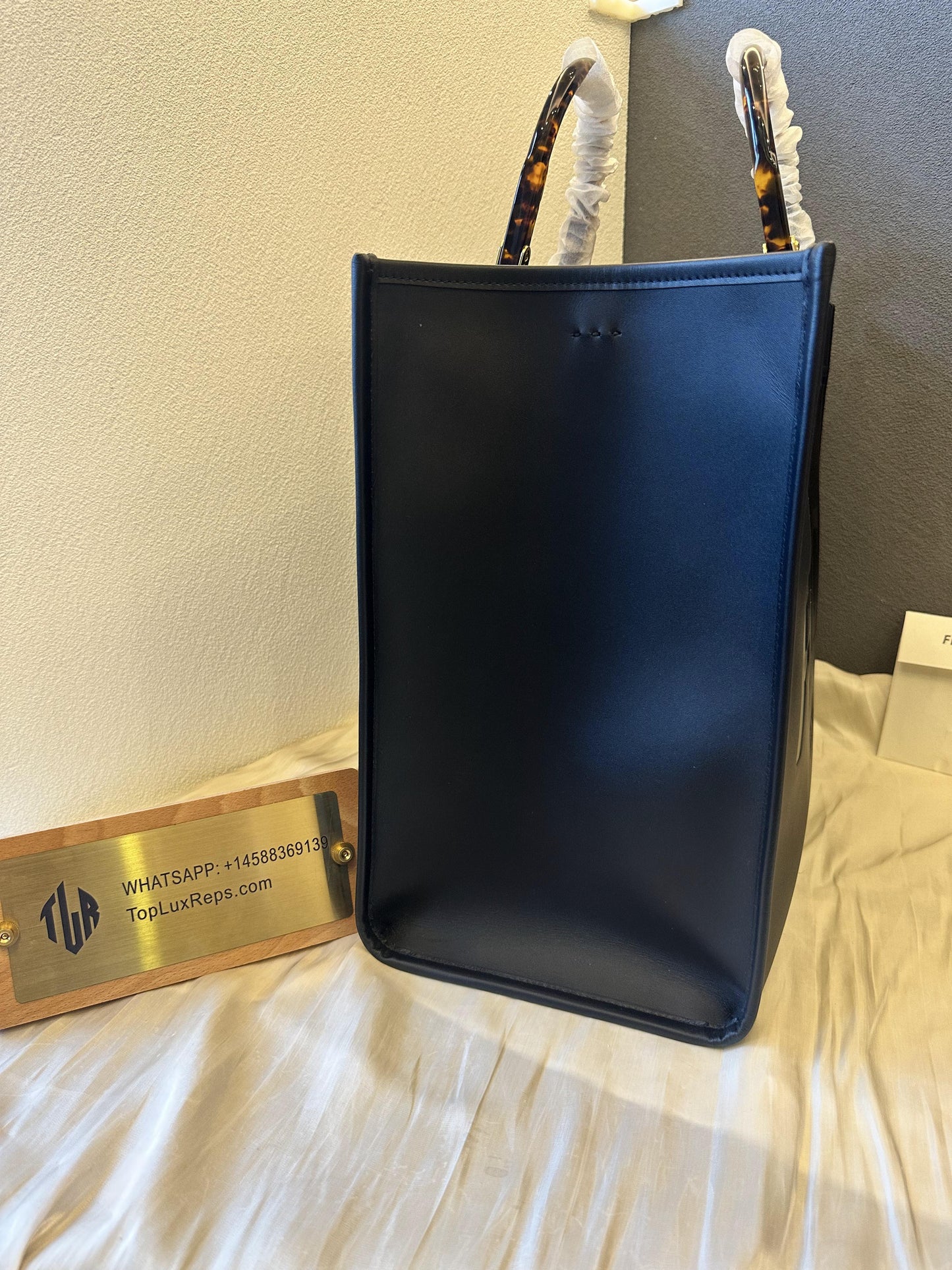 Fendi sunshine large black leather shopper with strap