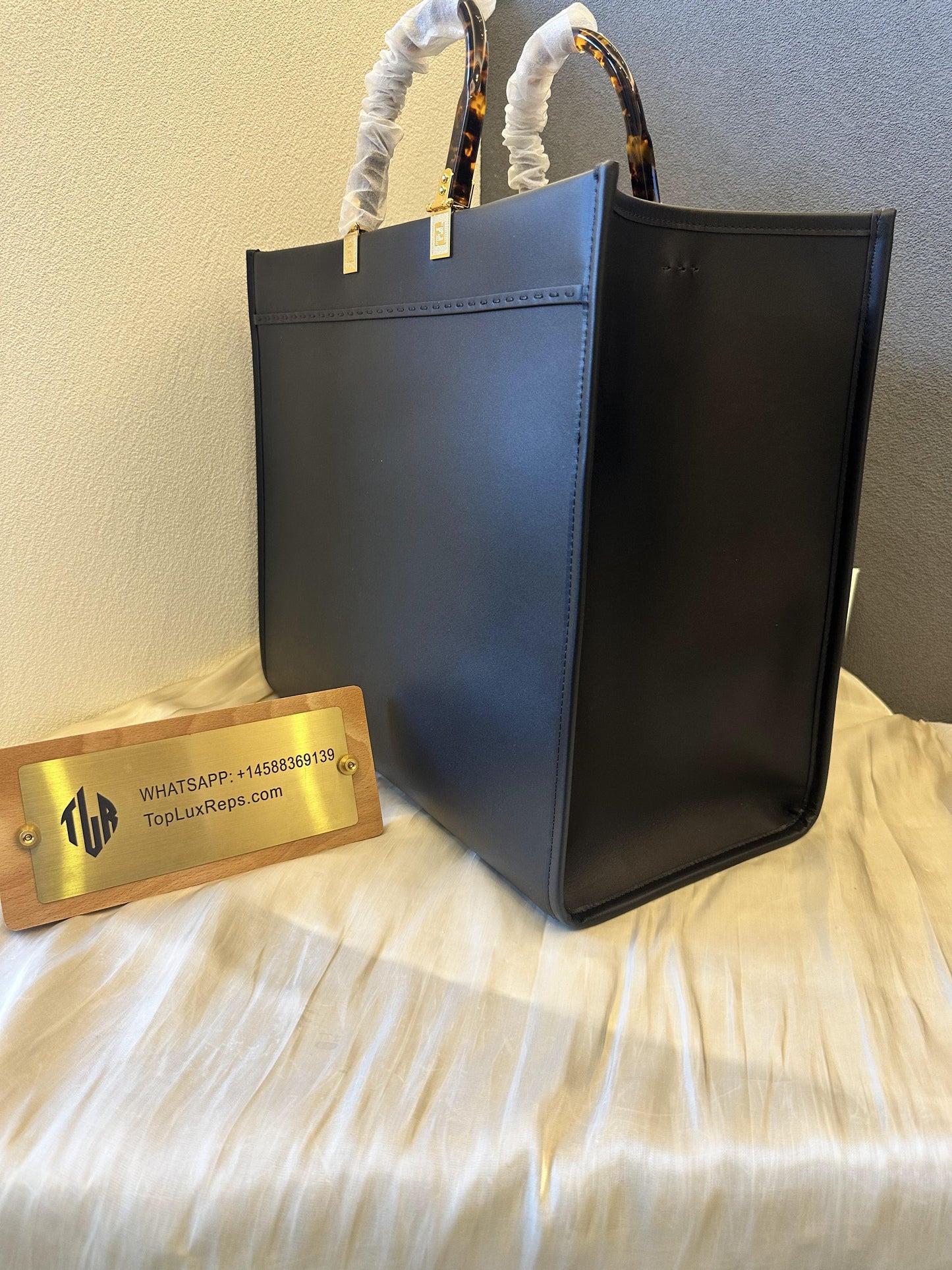 Fendi sunshine large black leather shopper with strap