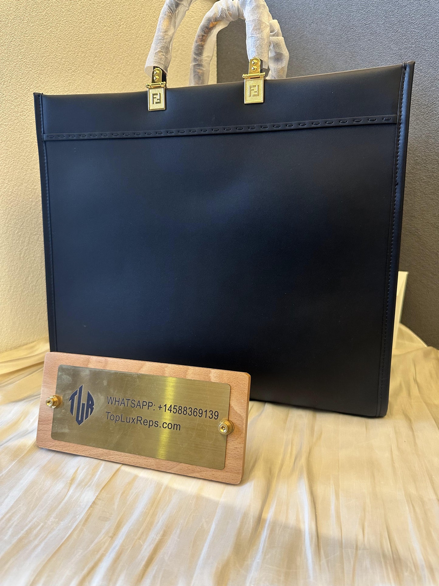 Fendi sunshine large black leather shopper with strap