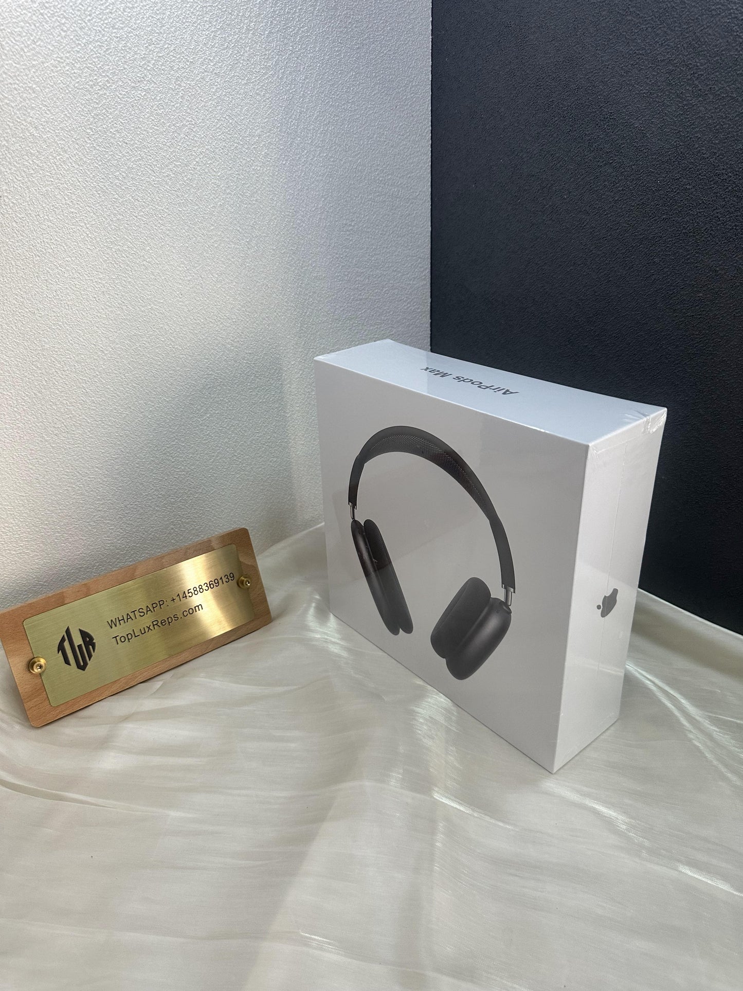Apple AirPods Max over-ear headphones - space gray