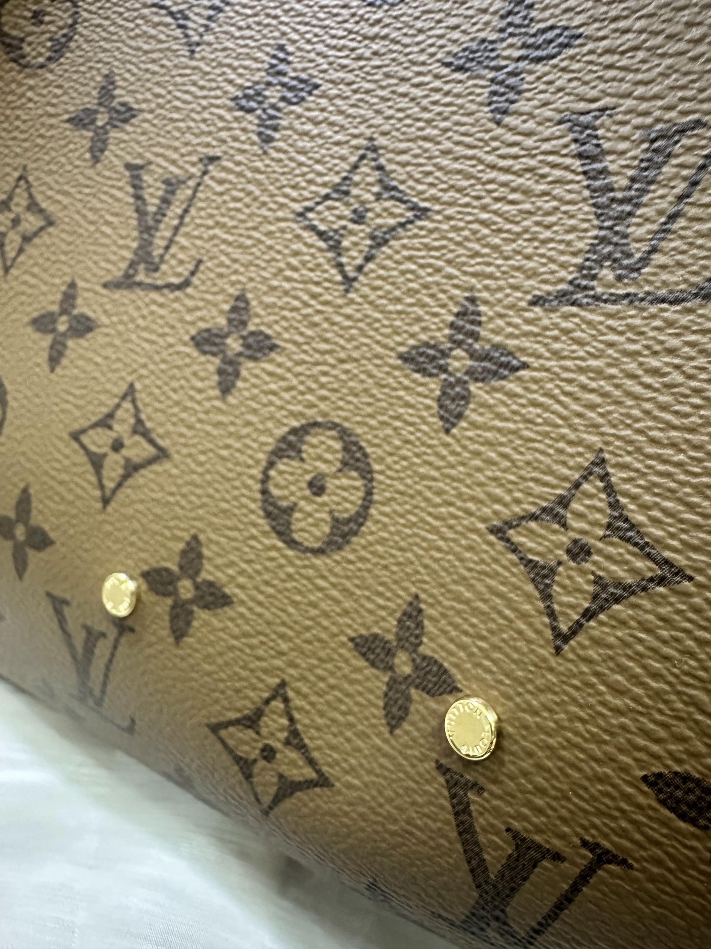 Louis Vuitton atlantis GM in reverse monogram