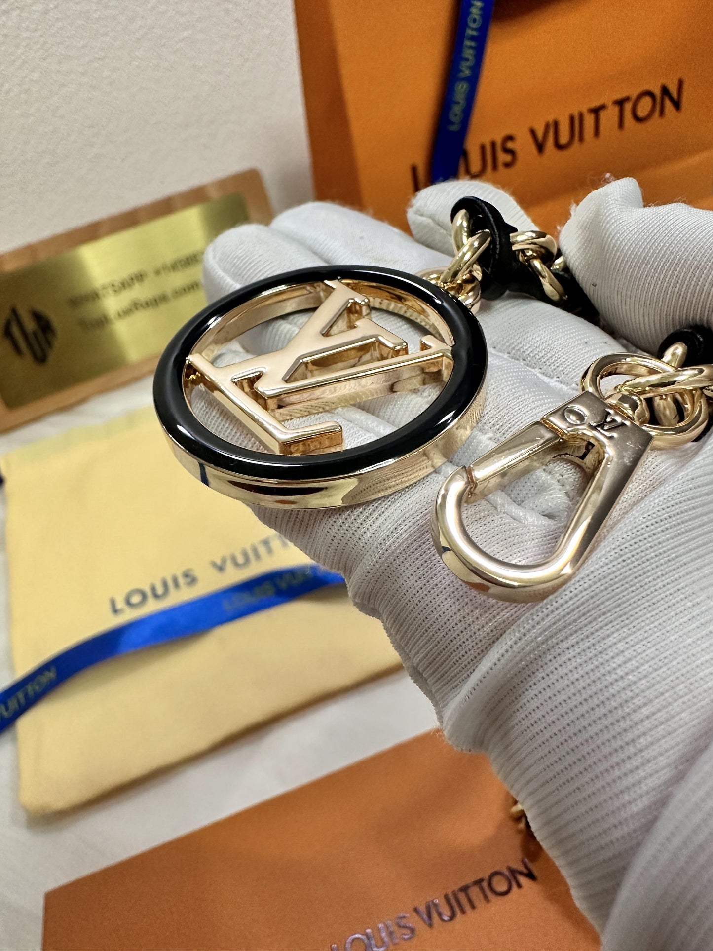 Louis Vuitton chain leather belt