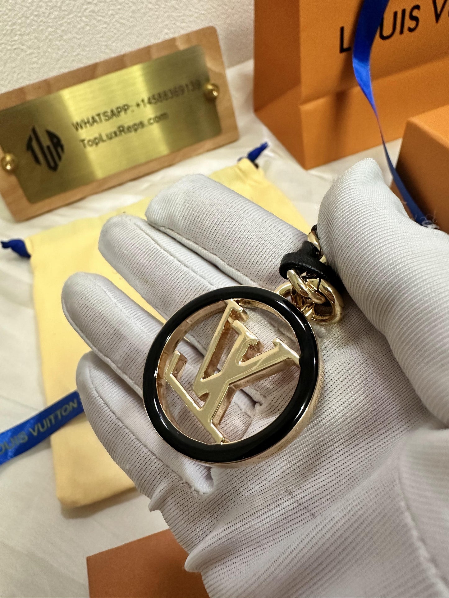 Louis Vuitton chain leather belt