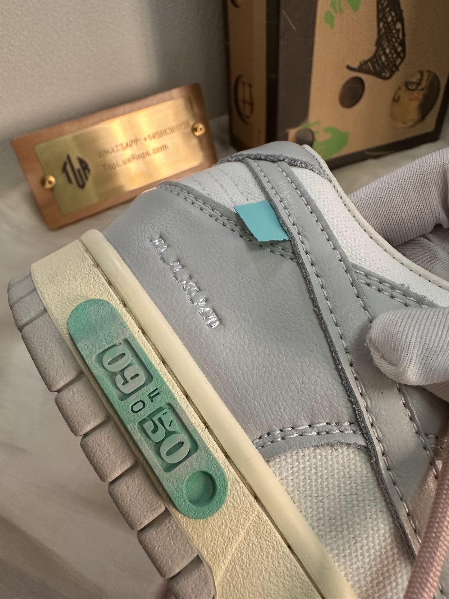 Off-White™ x Nike Dunk Low “Lot 08 of 50” – White/Neutral Grey/Pink