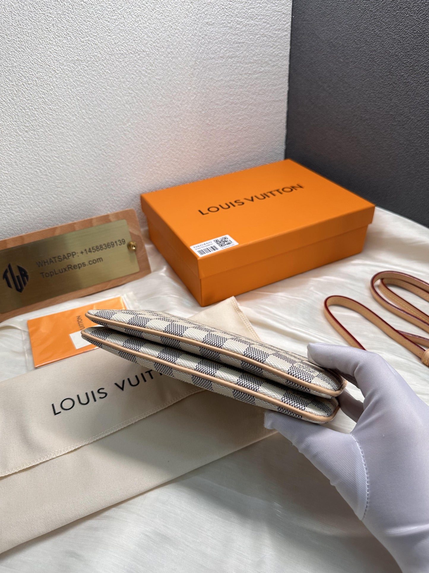 Louis Vuitton damier azur zippy organizer wallet