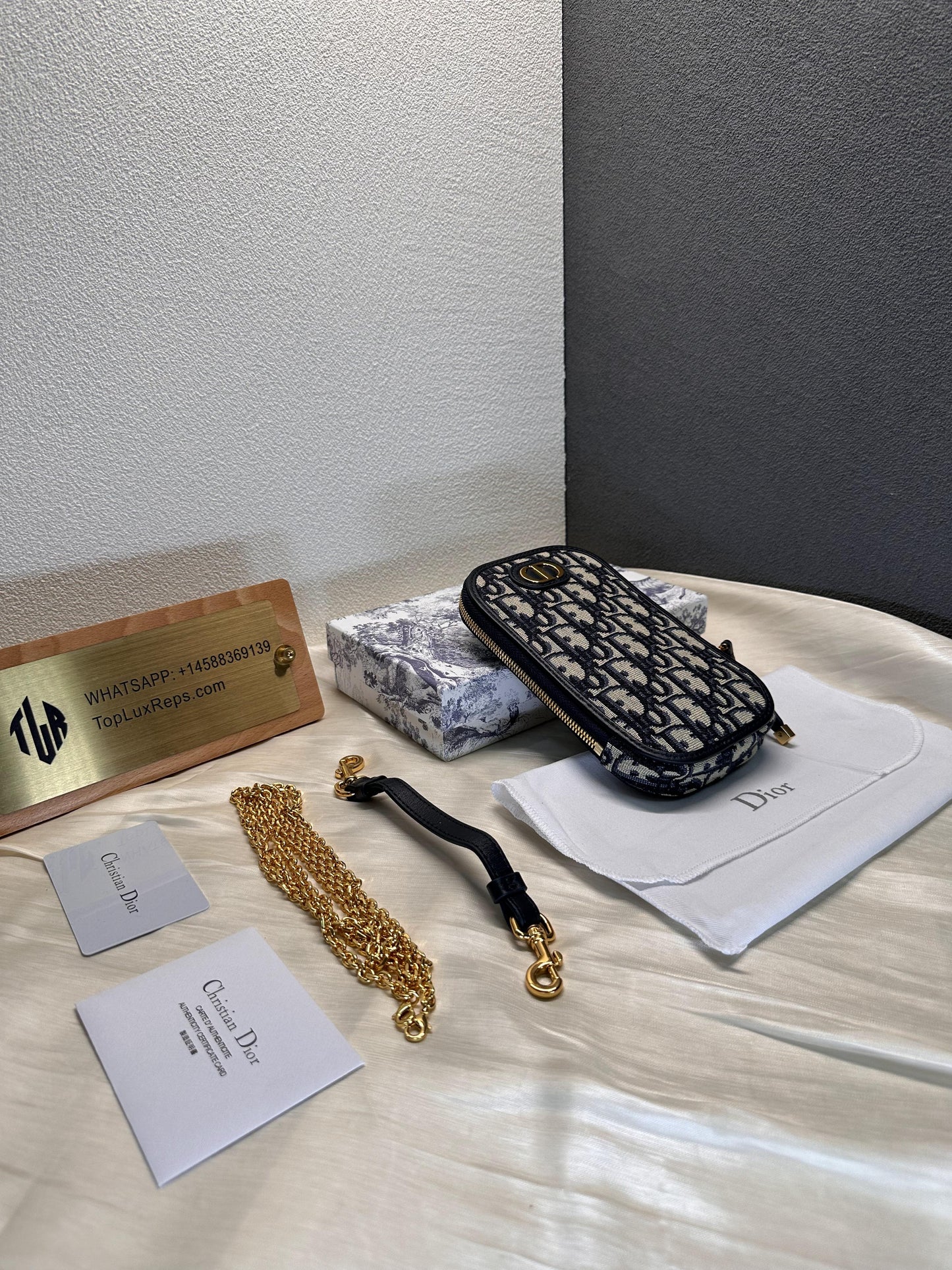Christian Dior 30 montaigne phone bag