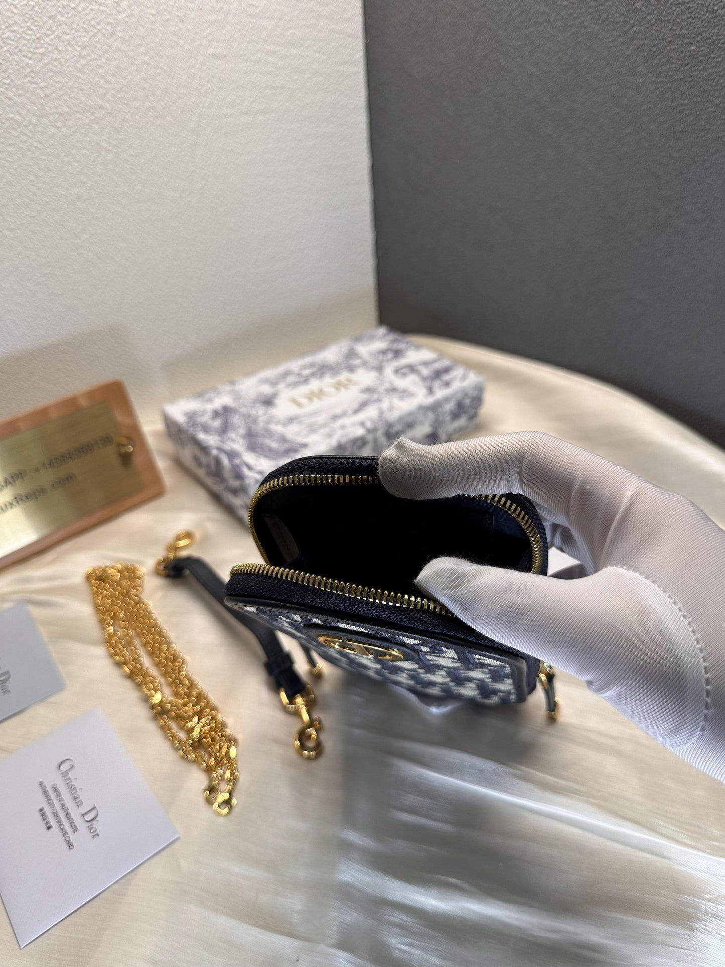Christian Dior 30 montaigne phone bag