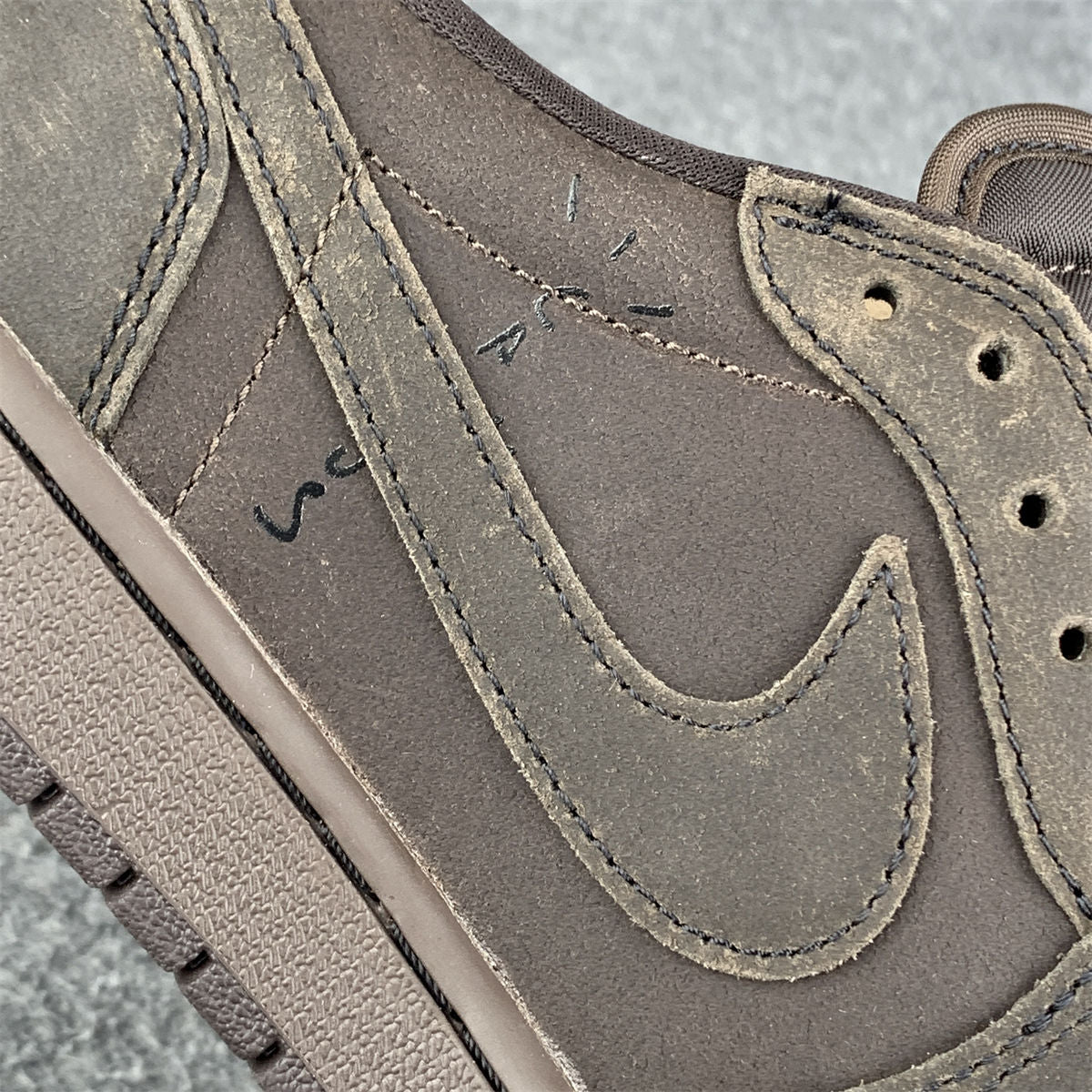 Travis Scott x Air Jordan 1 Retro Low OG SP 'Velvet Brown'