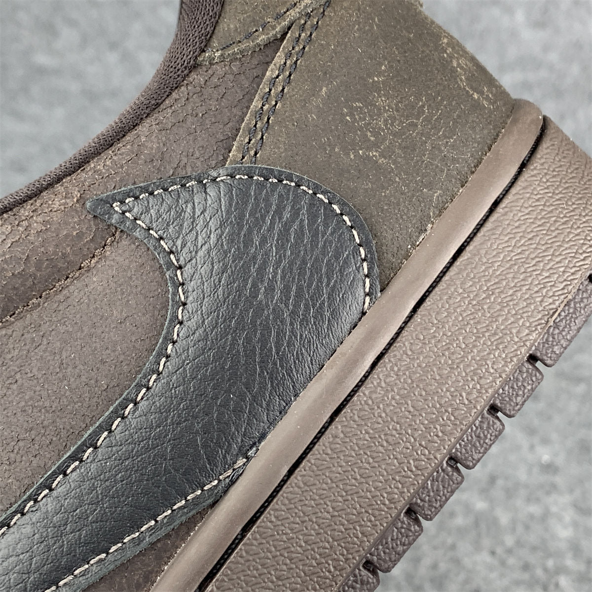 Travis Scott x Air Jordan 1 Retro Low OG SP 'Velvet Brown'