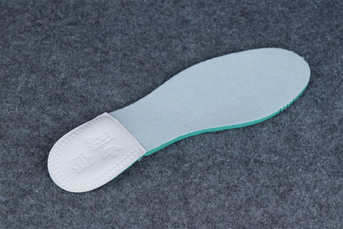 Ronnie Fieg x Clarks x 8th Street Samba 'Chalk White'