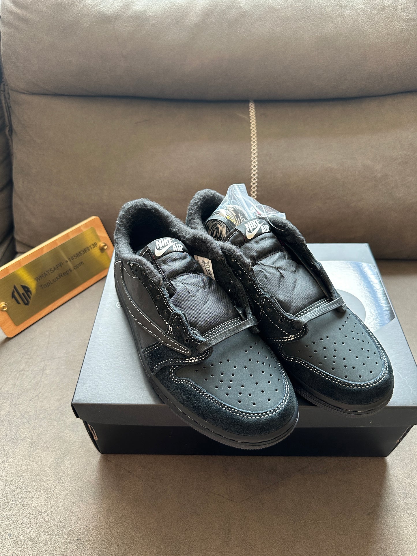 AIR JORDAN 1 x TRAVIS SCOTT BLACK PHANTOM-