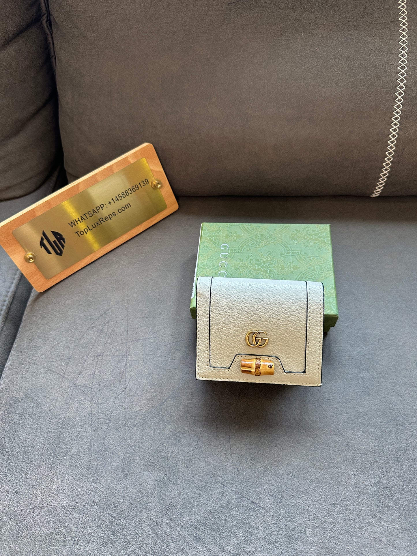Gucci White Leather Card Holder with Bamboo Clasp and GG Logo