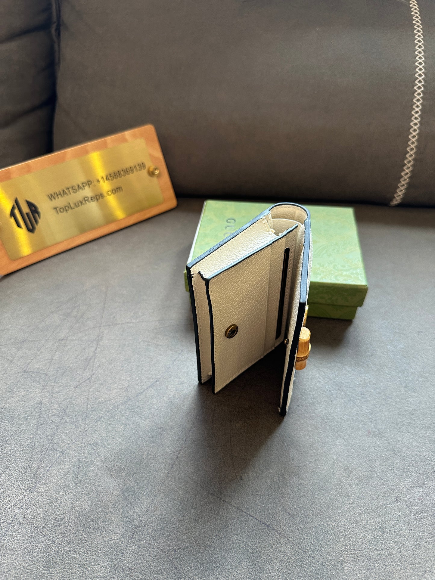 Gucci White Leather Card Holder with Bamboo Clasp and GG Logo