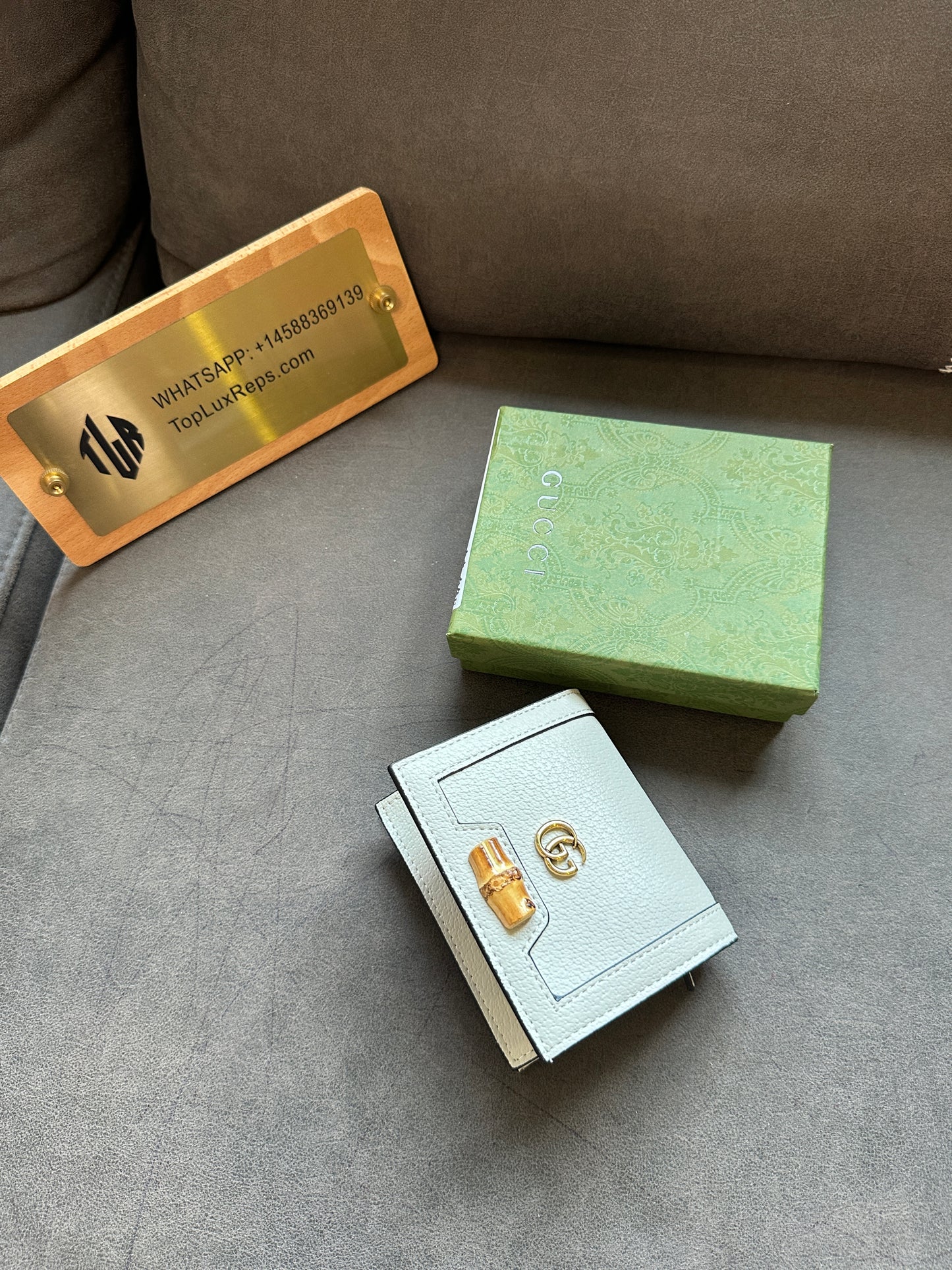 Gucci White Leather Card Holder with Bamboo Clasp and GG Logo