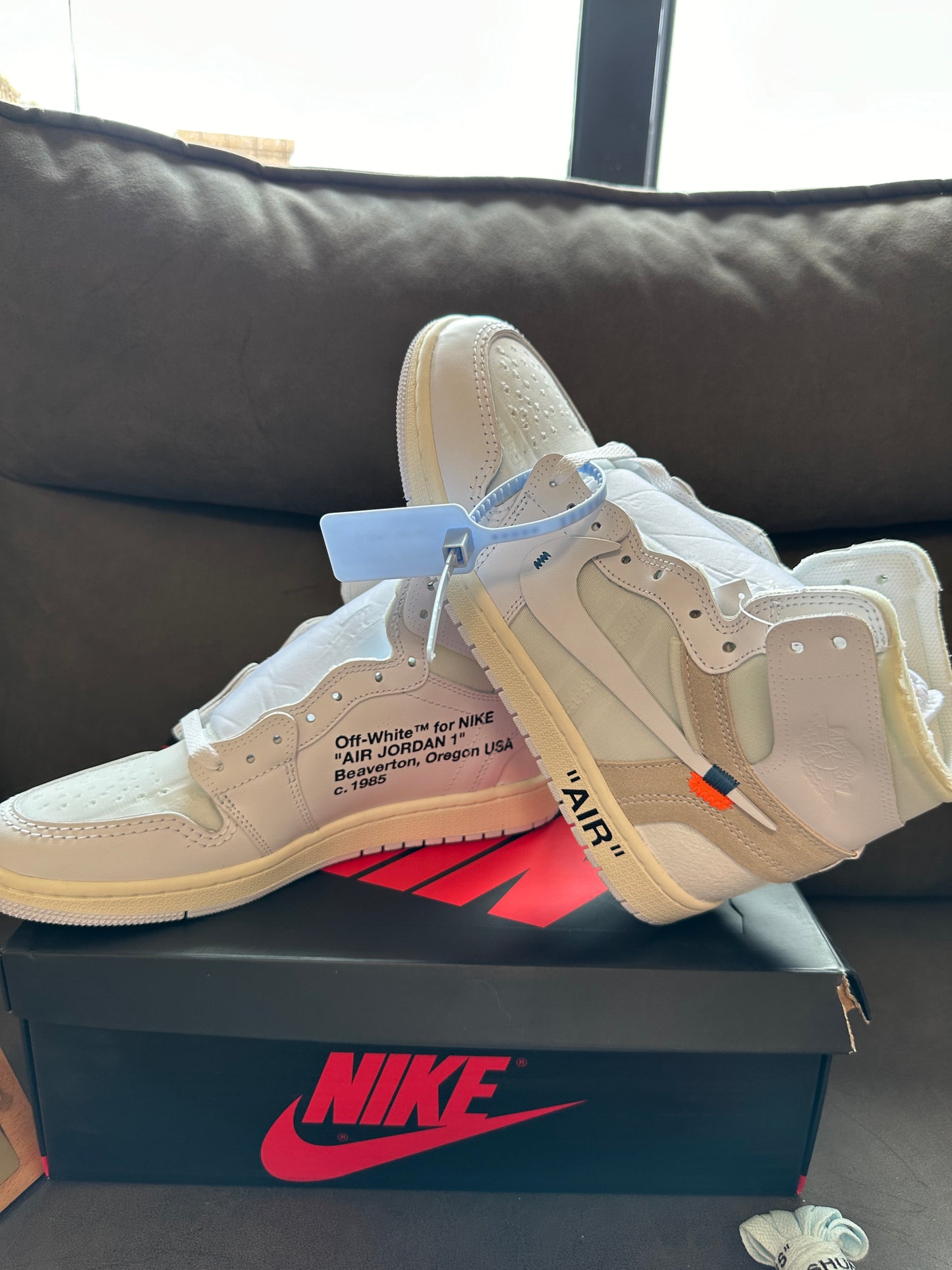 Off-White x Air Jordan 1 Retro High OG "White" 2018