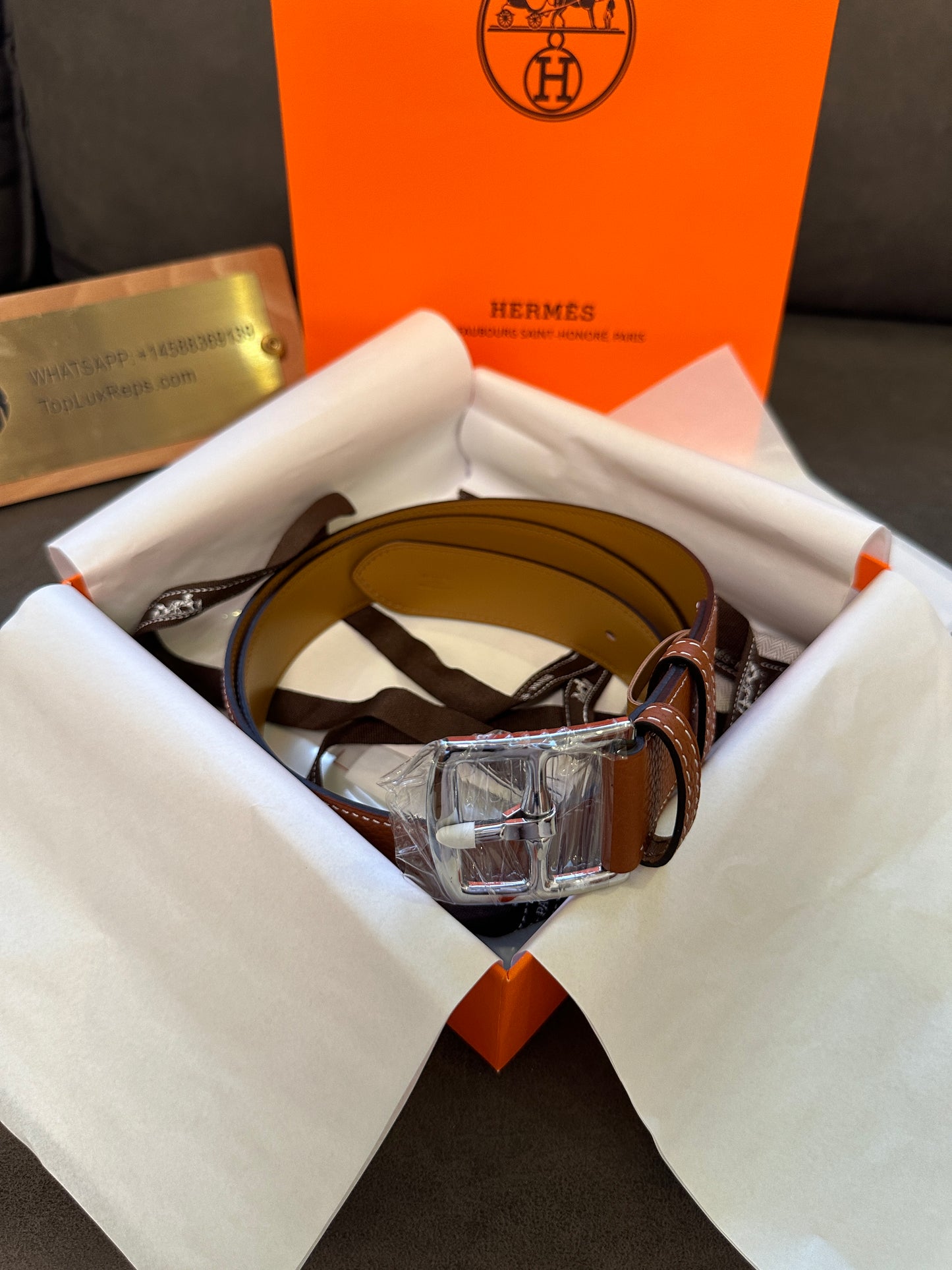 Hermès Leather Belt with Silver Buckle – Classic Reversible Design