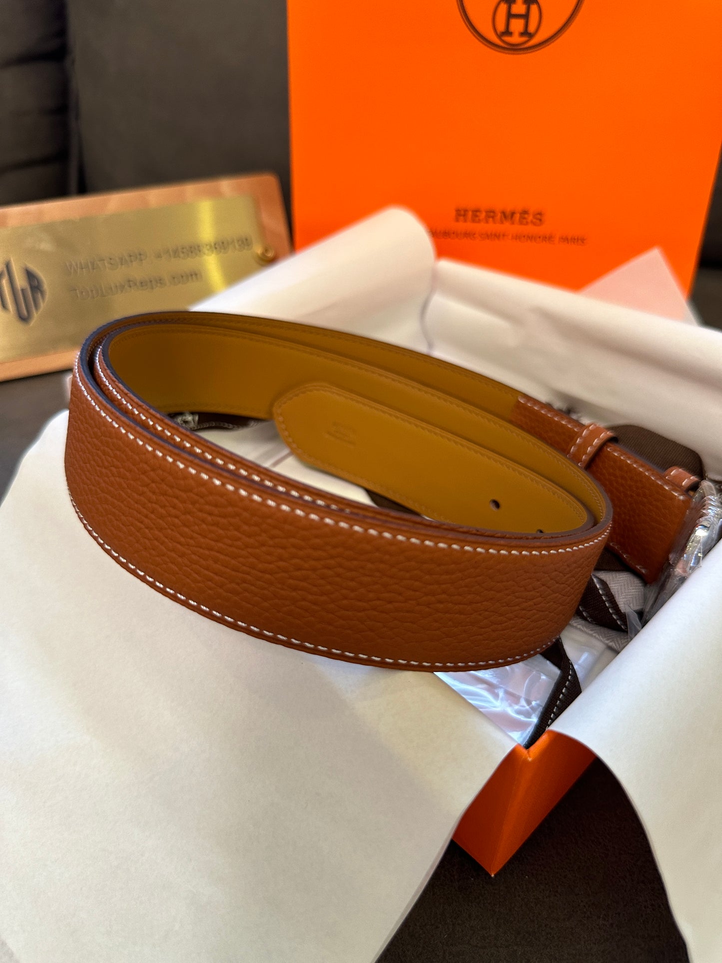 Hermès Leather Belt with Silver Buckle – Classic Reversible Design