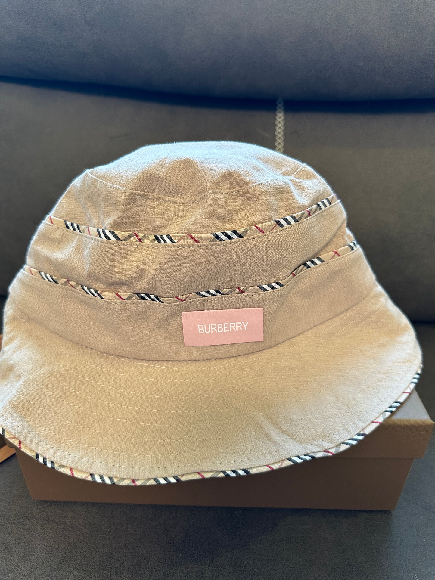 Burberry Beige Cotton Bucket Hat with Pink Logo Patch