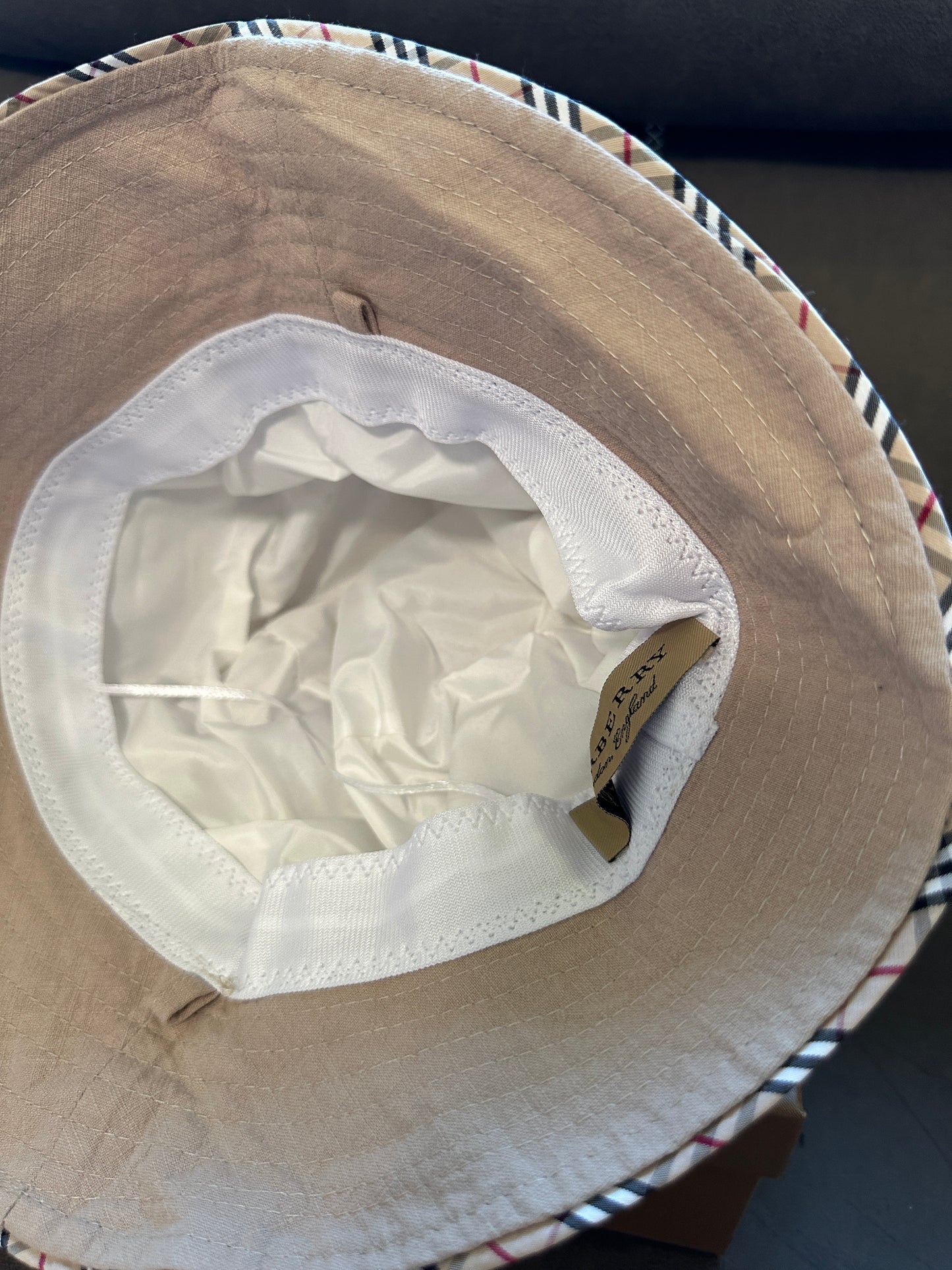 Burberry Beige Cotton Bucket Hat with Pink Logo Patch