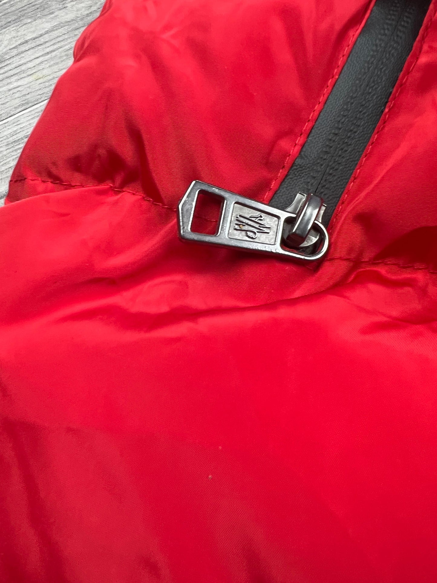 Cappotto rosso Moncler