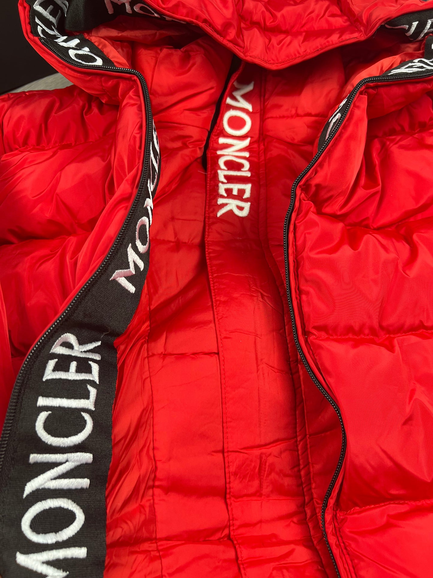 Cappotto rosso Moncler
