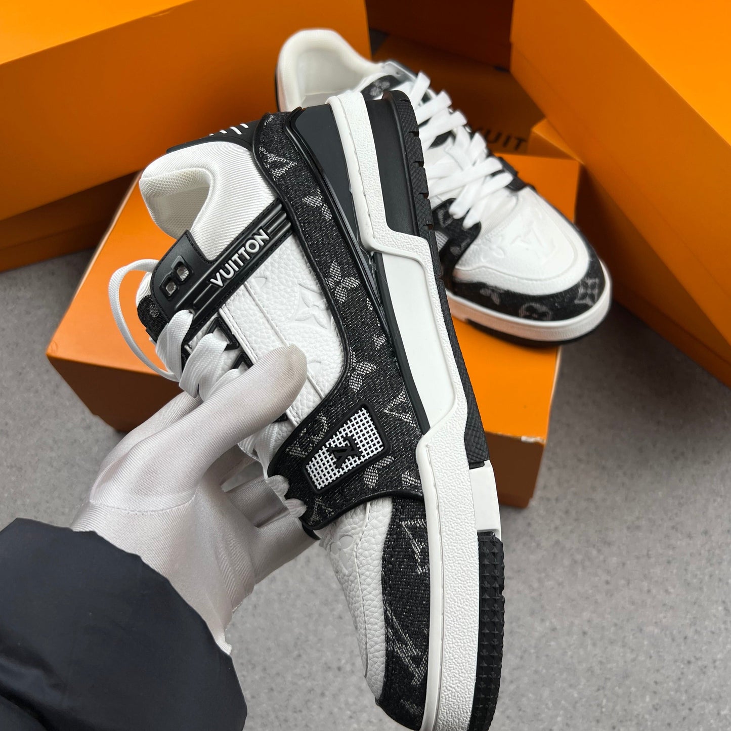 Men LV trainers