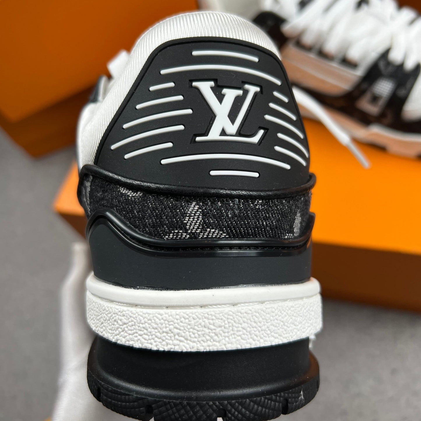 Men LV trainers