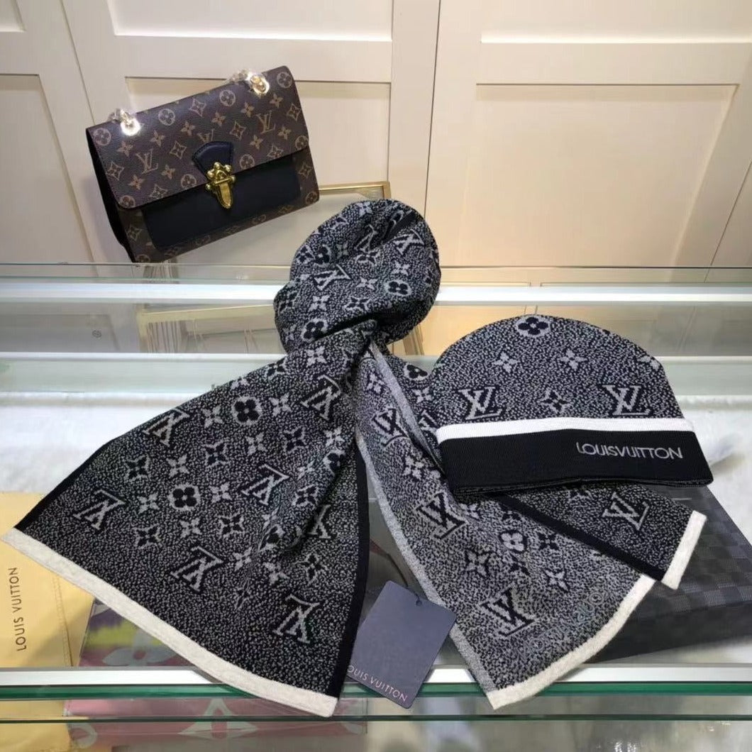 Set cappello e sciarpa con monogramma LV