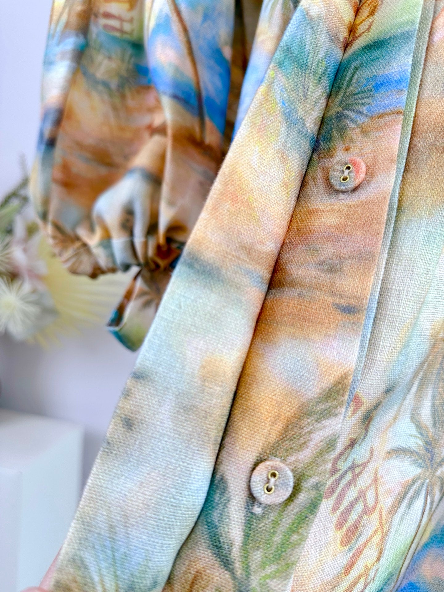 Robe courte en lin Zimmermann « ILLUMINATE » avec col à cordon et manches ballon – SS 2025