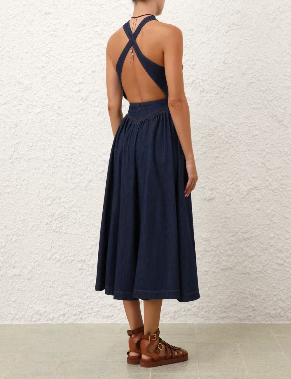 Robe midi en jean à découpes et dos croisé Zimmermann Printemps/Été 2025