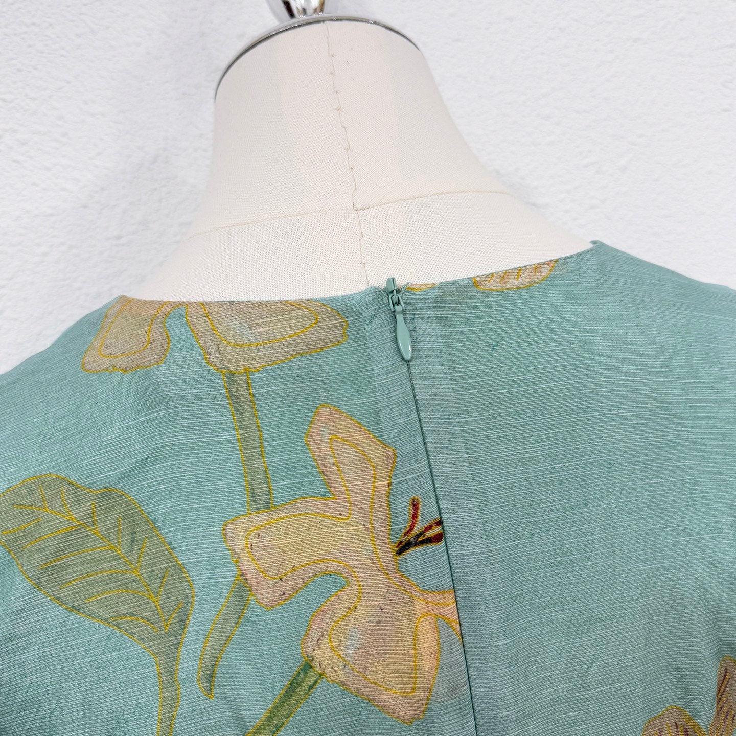 Robe midi fleurie en soie et lin vert Zimmermann avec cordon de serrage à la taille