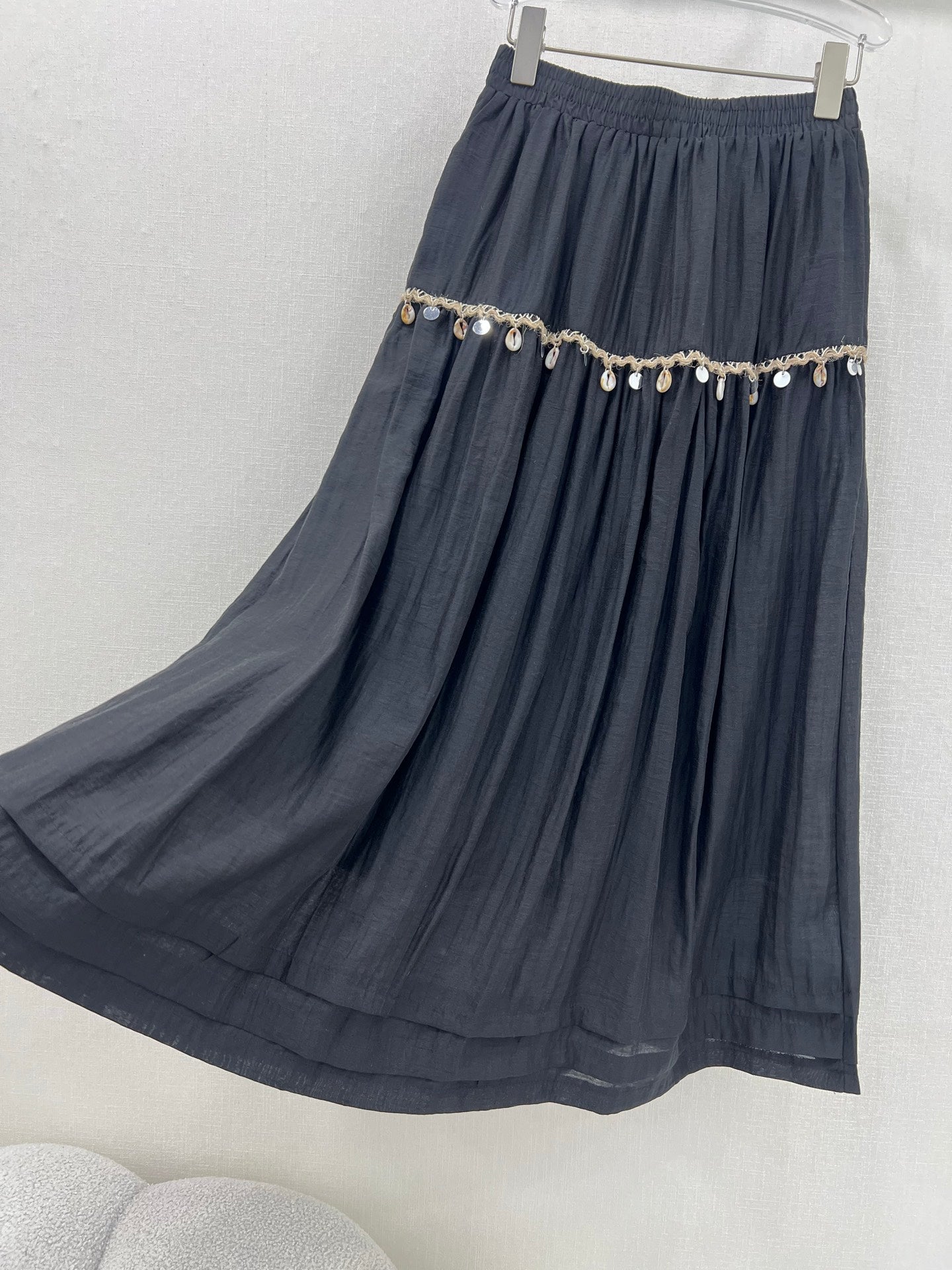Jupe midi taille haute noire à ornements coquillages Zimmermann 2025