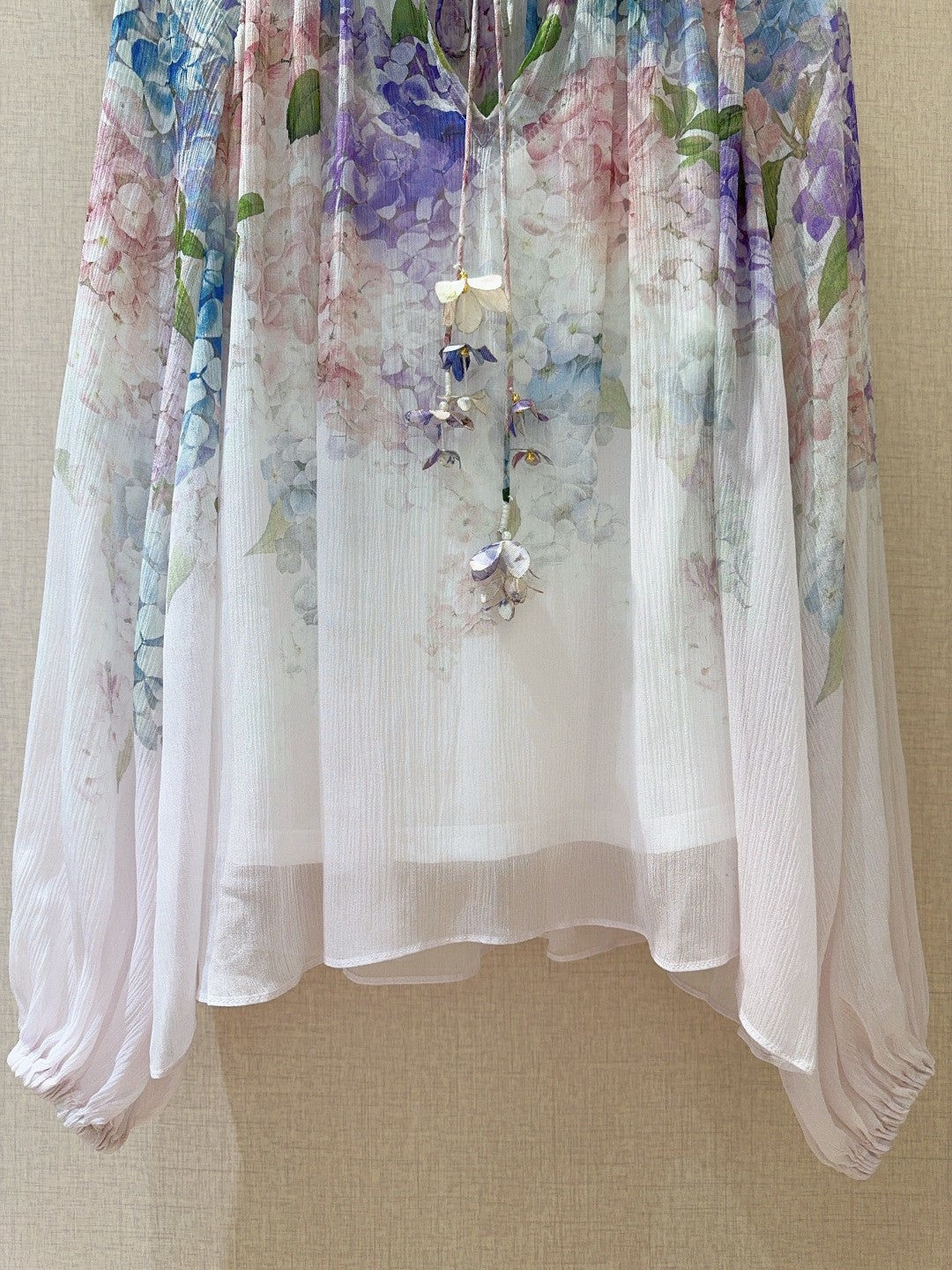 Chemisier à manches lanternes et col noué à volants, imprimé hortensias Zimmermann