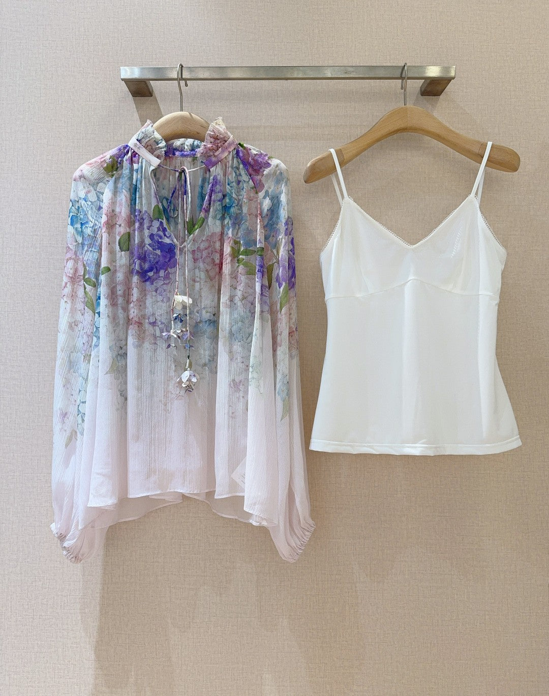 Chemisier à manches lanternes et col noué à volants, imprimé hortensias Zimmermann