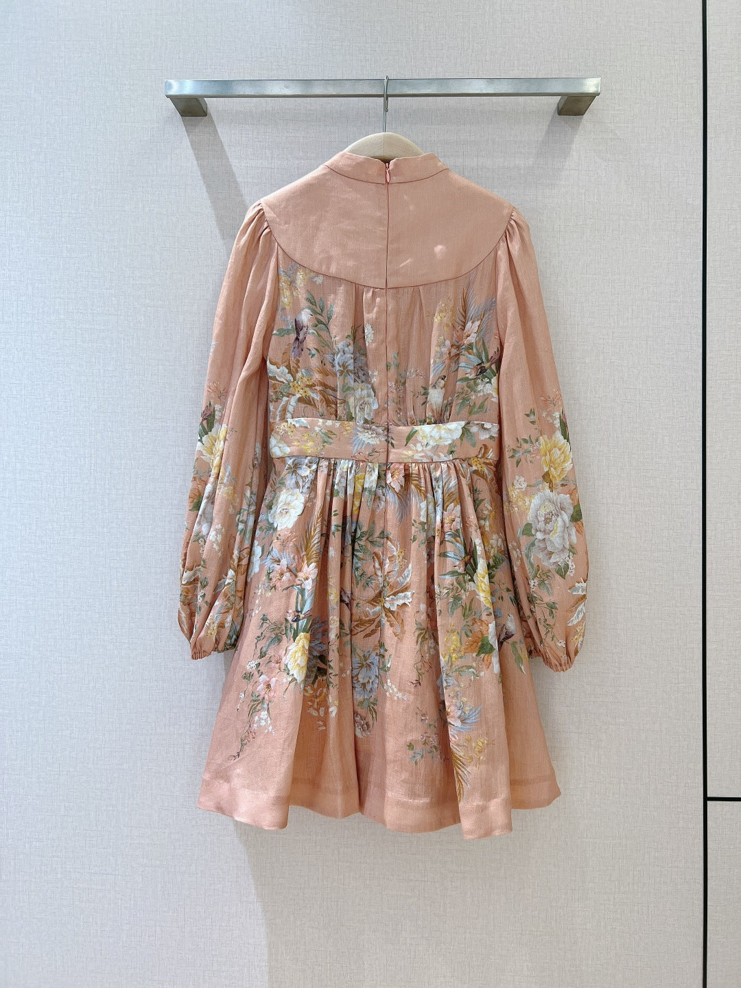 Robe courte à imprimé floral Zimmermann, décolleté en V profond et manches lanternes