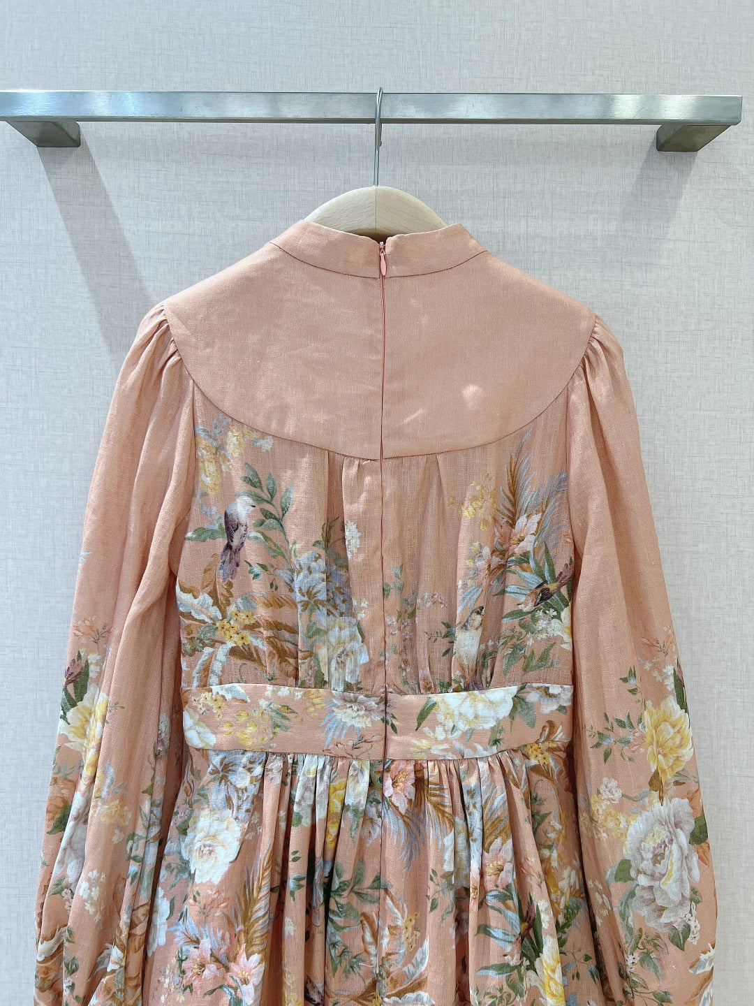 Robe courte à imprimé floral Zimmermann, décolleté en V profond et manches lanternes