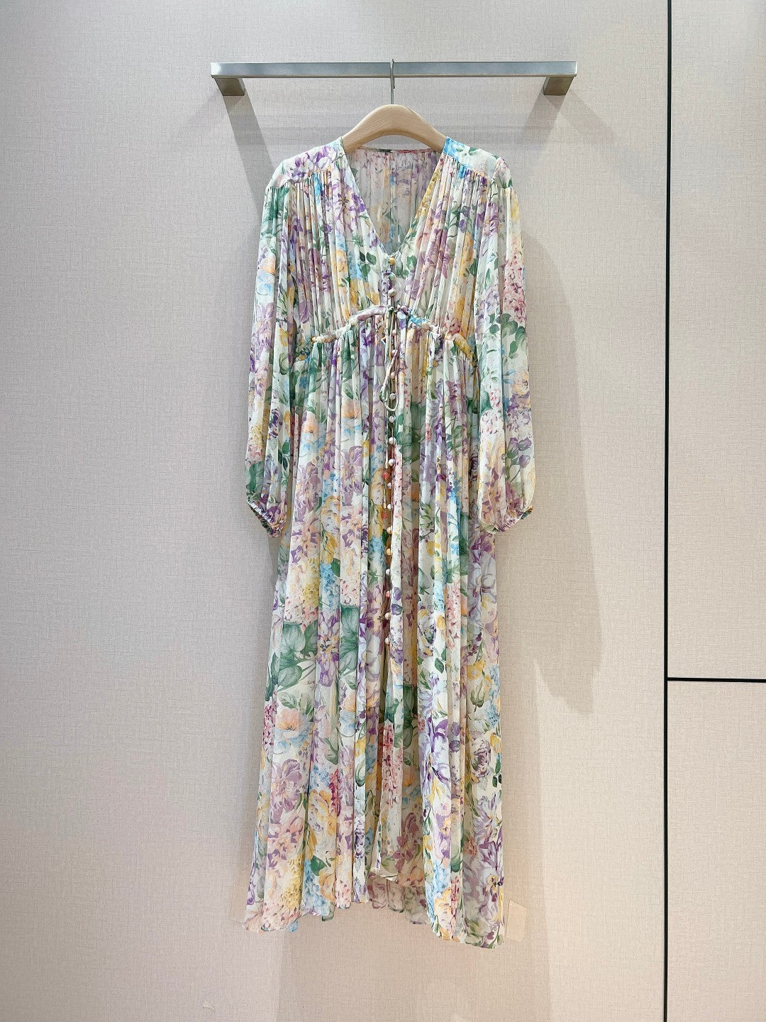 Robe longue en soie taille empire Zimmermann à imprimé floral pêche