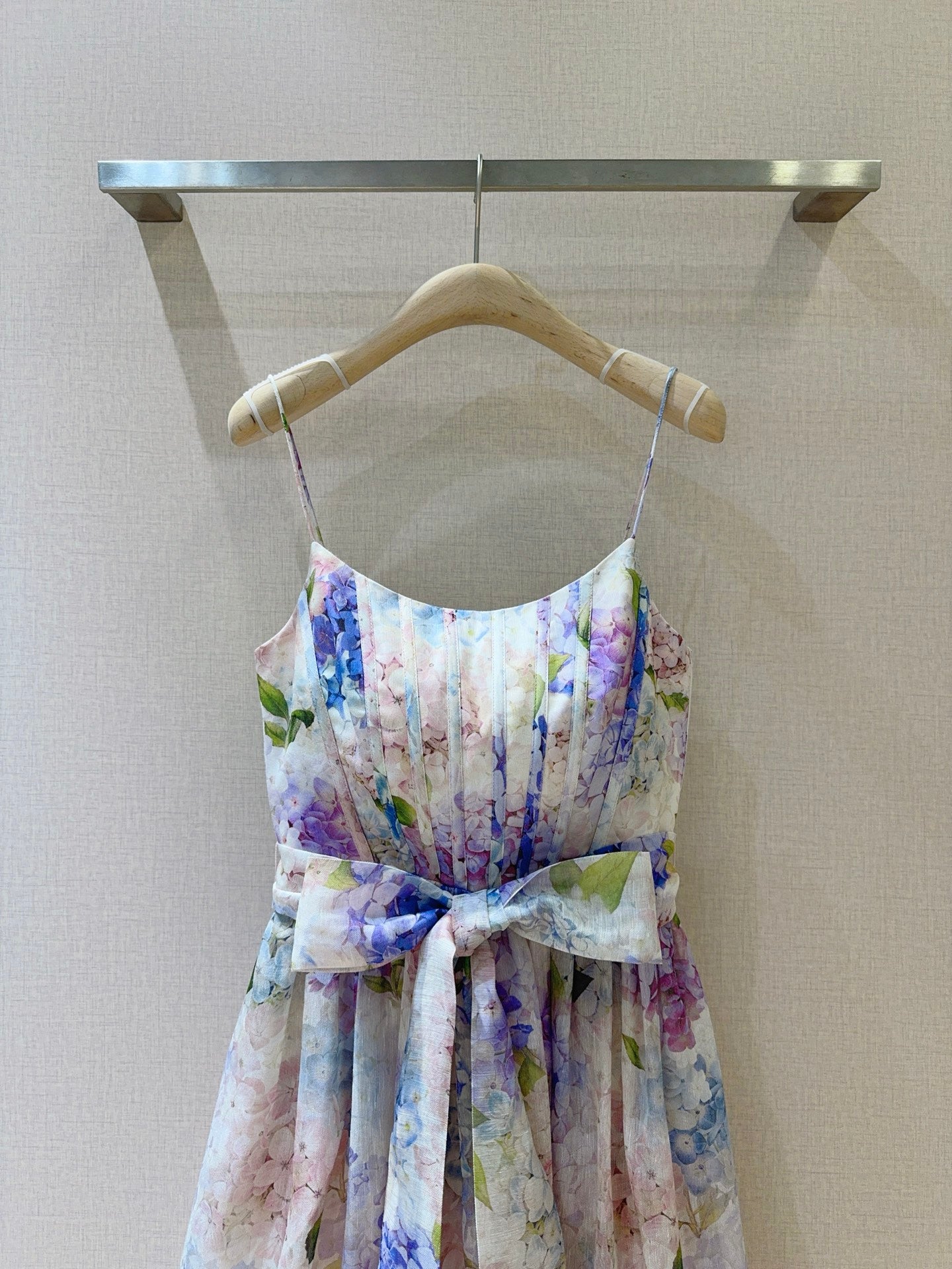 Robe midi en organza de soie mélangée à fleurs Zimmermann avec ceinture à nouer