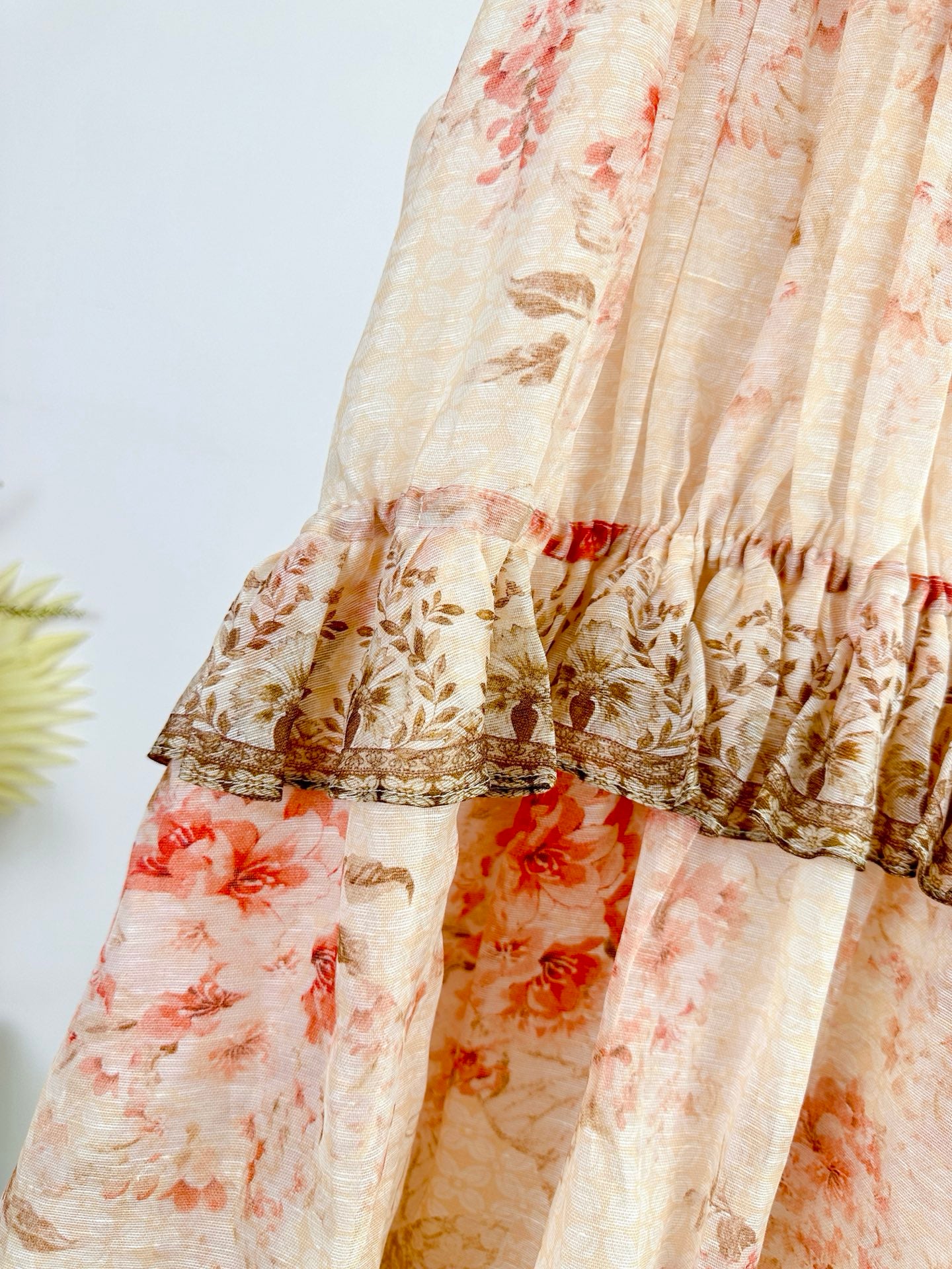 Robe courte dos nu à volants Zimmermann Illuminate en soie et lin