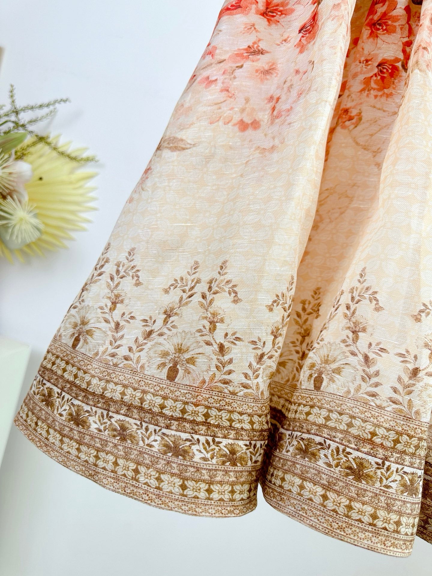 Robe courte dos nu à volants Zimmermann Illuminate en soie et lin