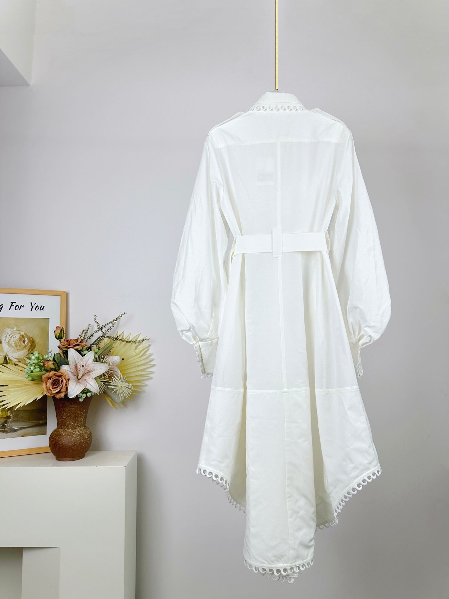 Robe midi Illuminate d'inspiration utilitaire avec bordure en dentelle de Zimmermann